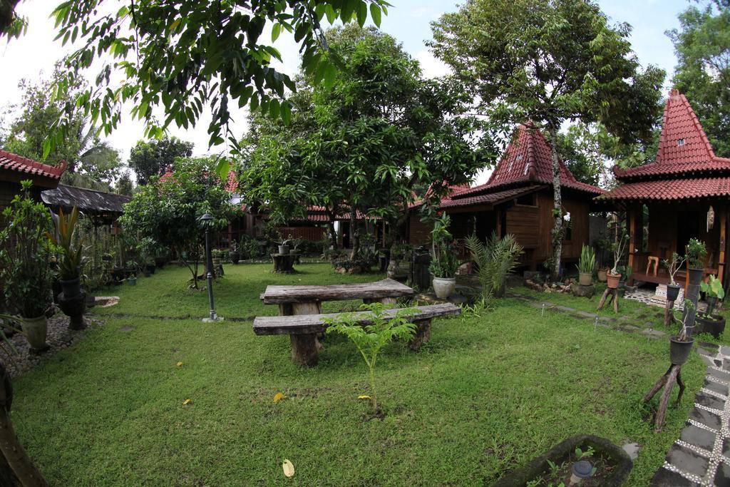 Omah Garengpoeng Guest House Magelang Værelse billede