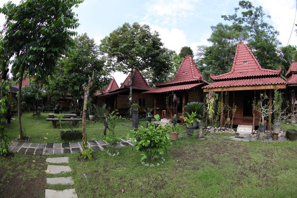 Omah Garengpoeng Guest House Magelang Værelse billede