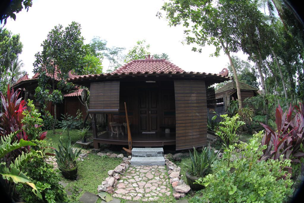 Omah Garengpoeng Guest House Magelang Værelse billede