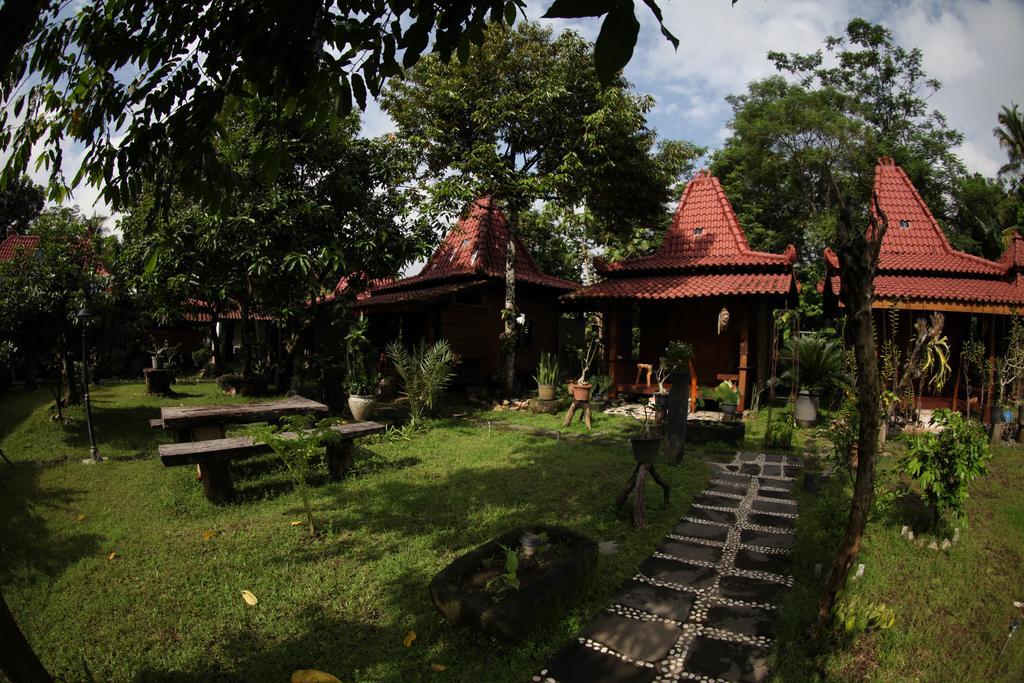 Omah Garengpoeng Guest House Magelang Værelse billede